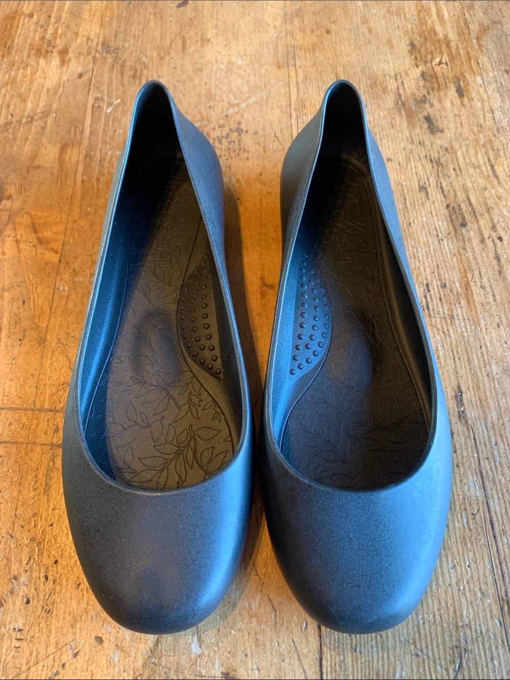 Okabashi Black Women's Slip-On Ballet Flats